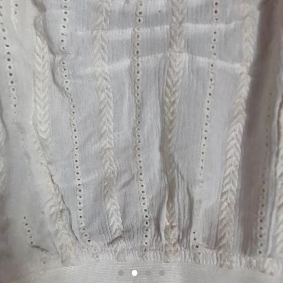 Cute white crop top - Picture 2 of 4